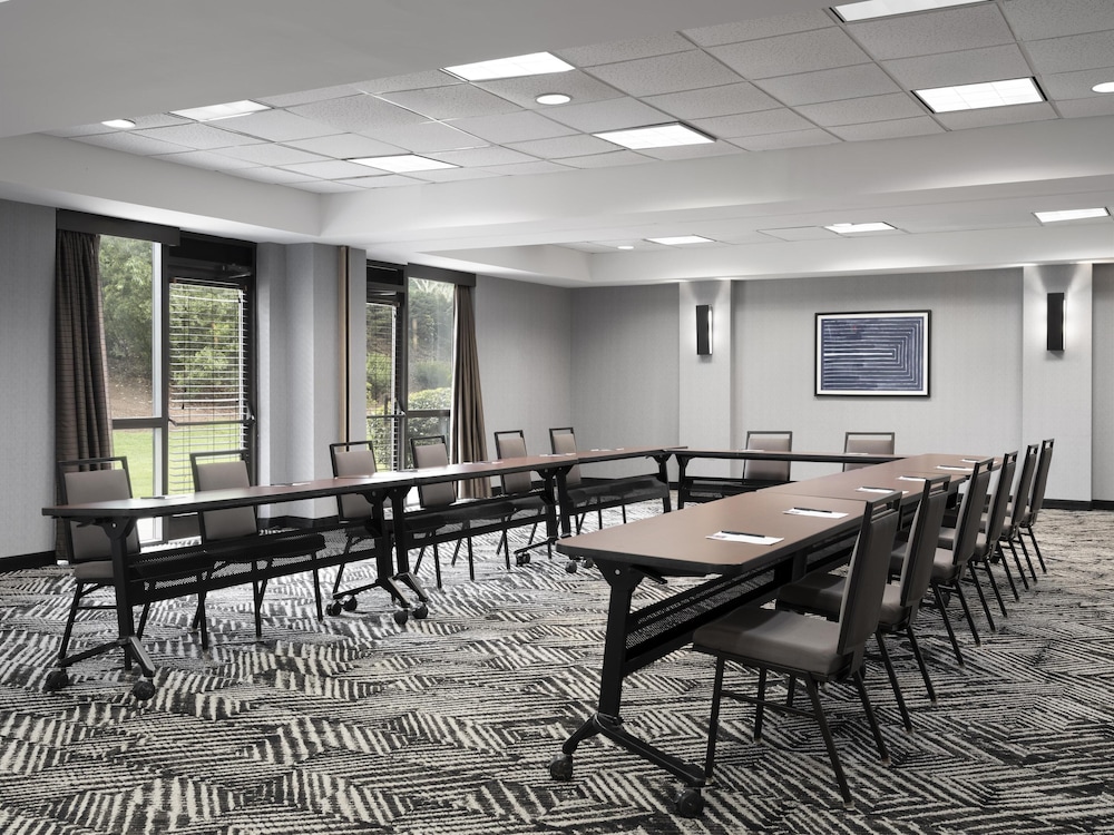 Hyatt Place Atlanta/Alpharetta/North Point Mall 51/59