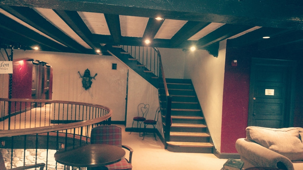 The Old English Inn 27/57