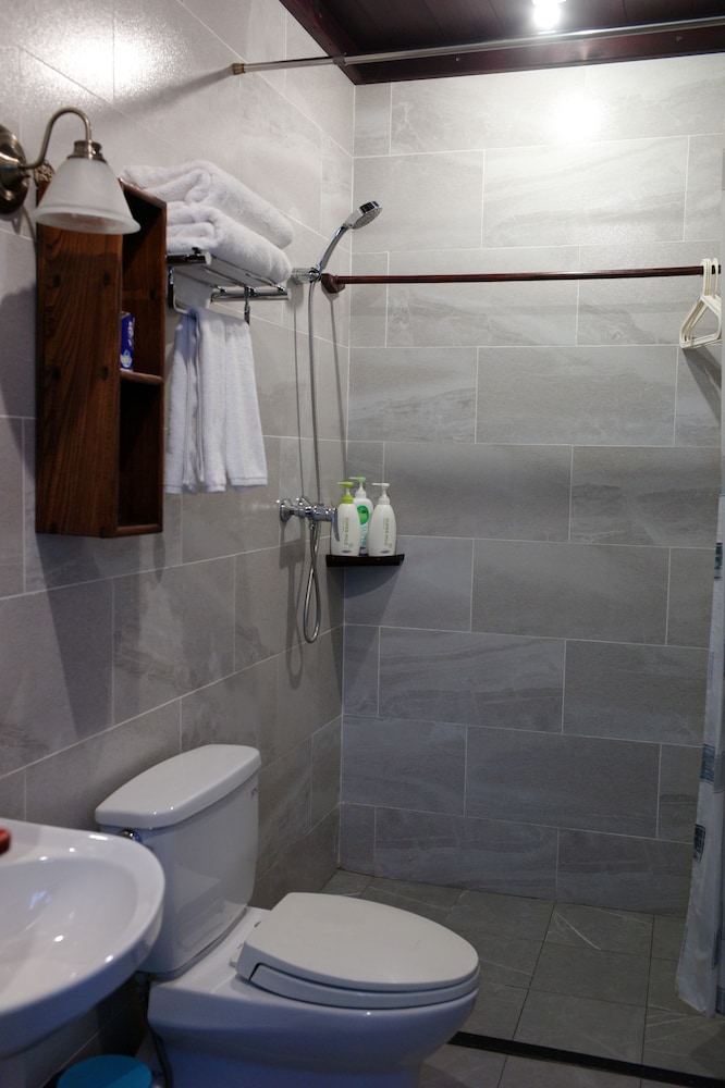 Yide Hotel 48/49