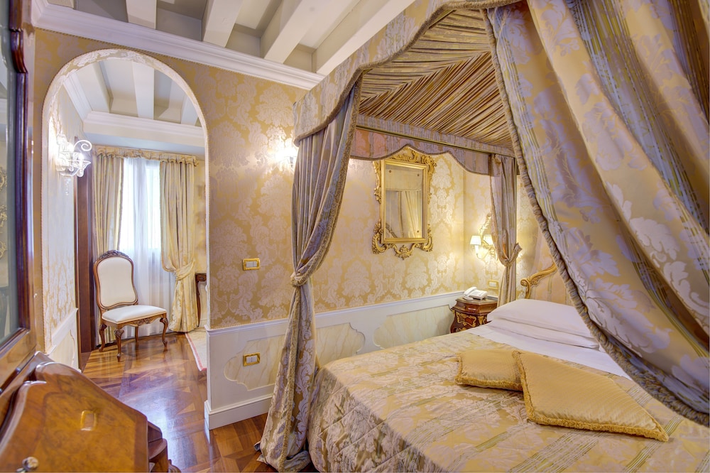 Canal Grande Hotel 21/36
