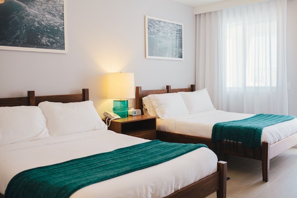 Tides Inn Hotel 10/39