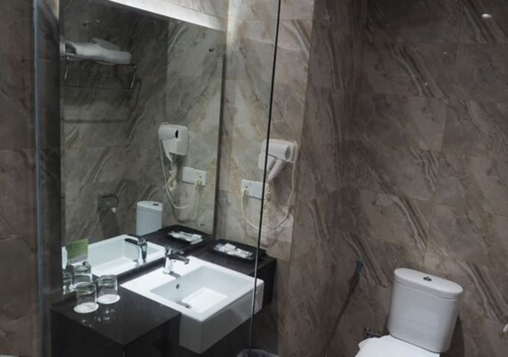 Kings Hotel Nagoya Batam 43/50