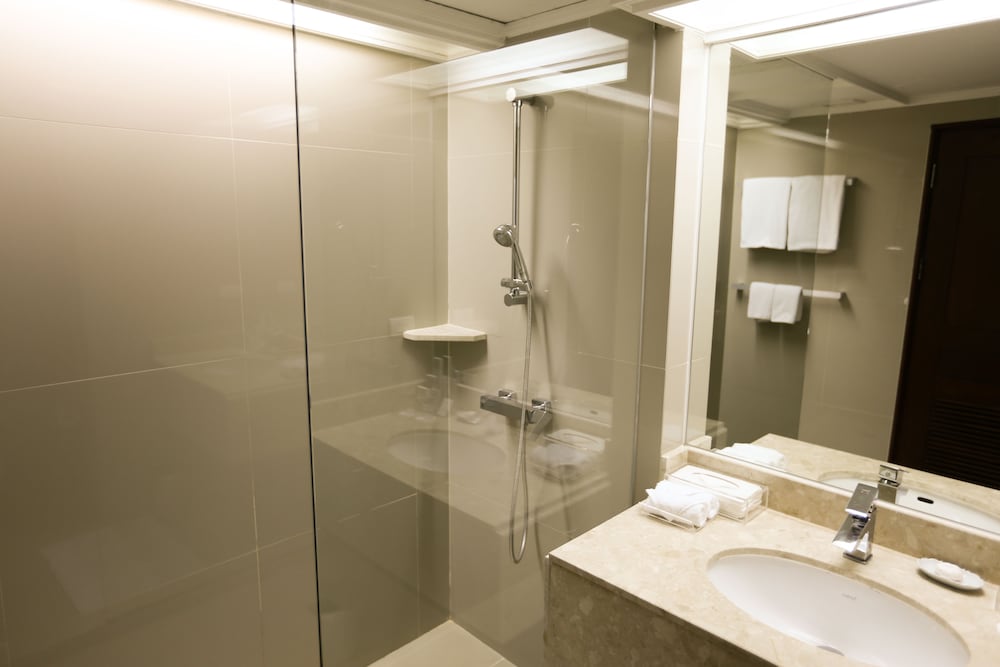 غرفة ديلوكس بريميوم بسرير كينج، The Imperial Hotel And Convention Centre Korat 5/5