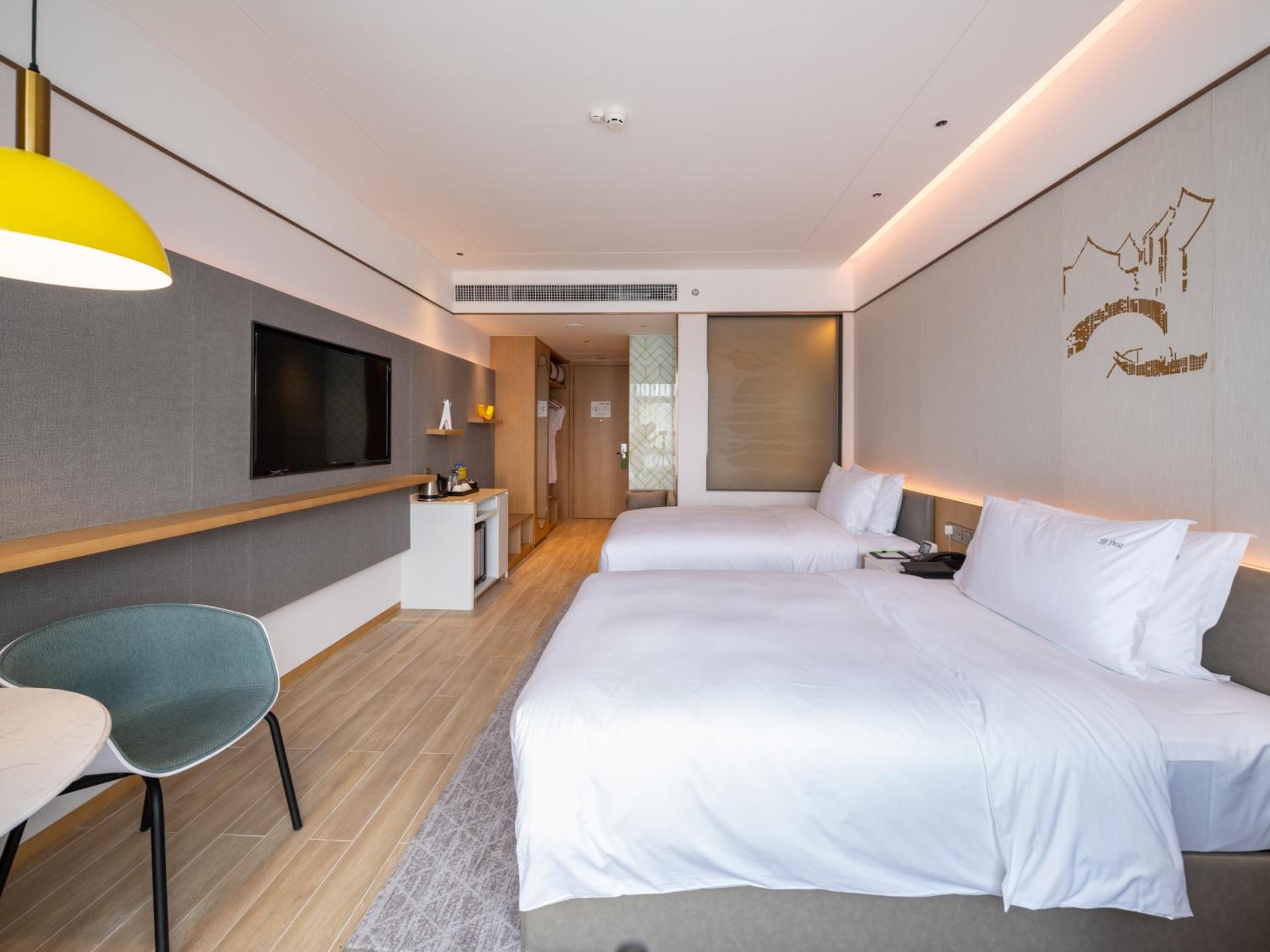 Hollywood, Standard, Twin Beds