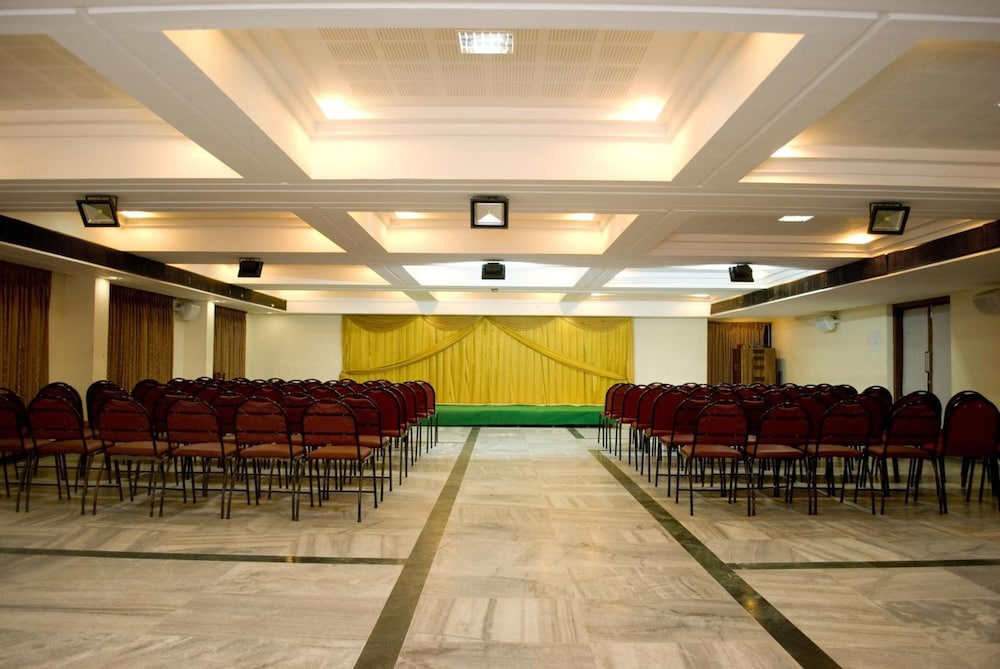 HOTEL RAJADHANE 43/53