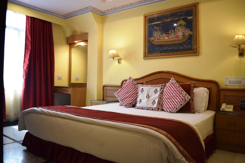 1 Bedroom, Royal, Suite, 2 Double Beds, Accessible, Fort Chandragupt Hotel 3/3