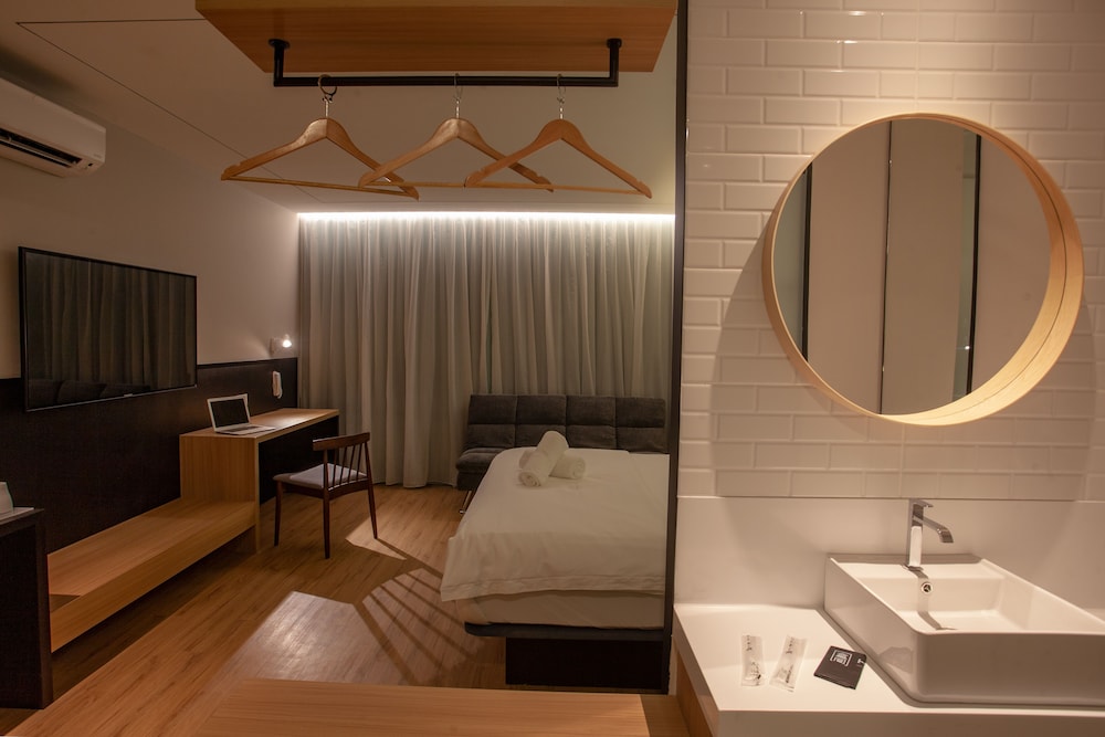 Hako Hotel (Mount Austin) 23/32