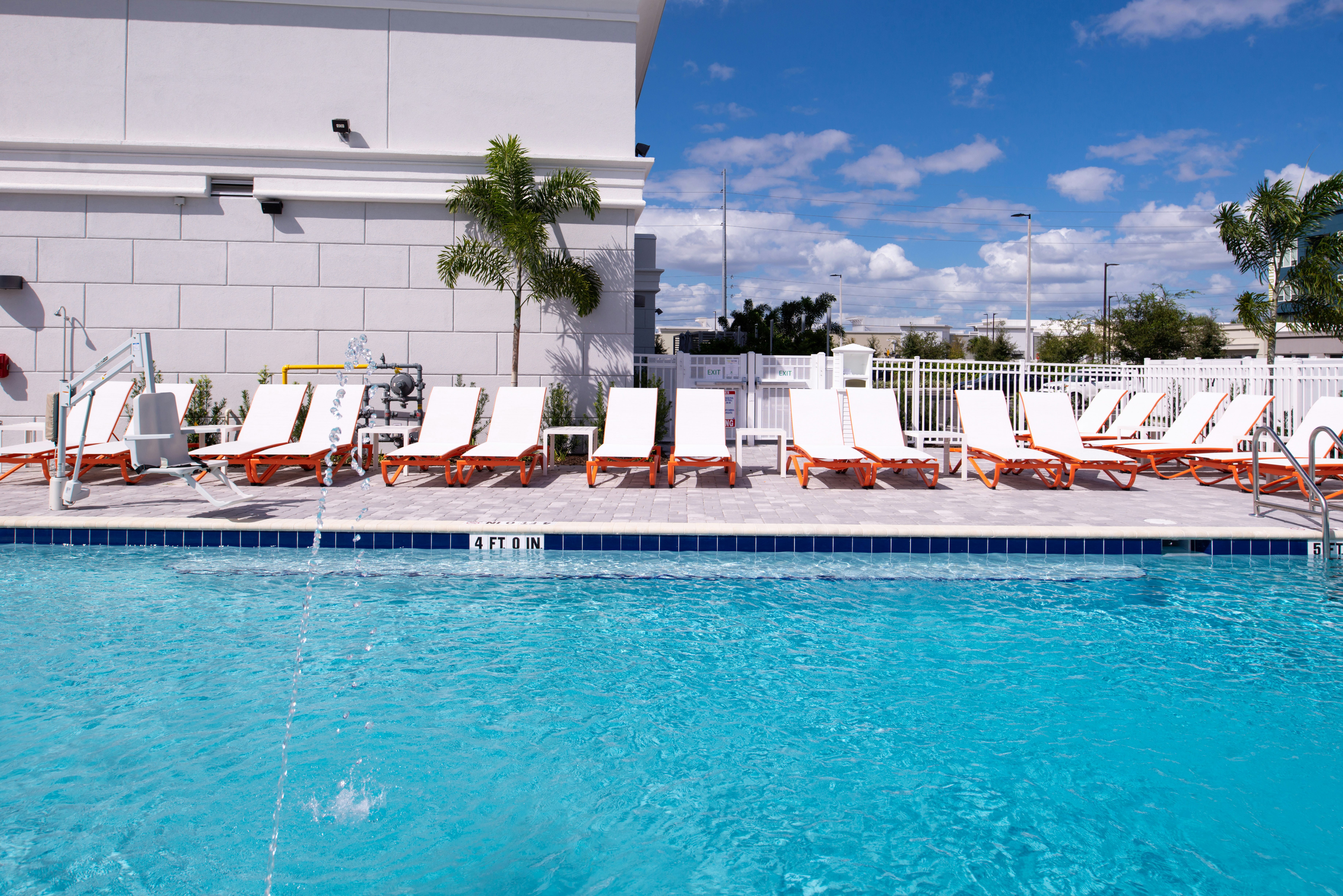 Holiday Inn & Suites Orlando I-Drive - Theme Parks 73/77