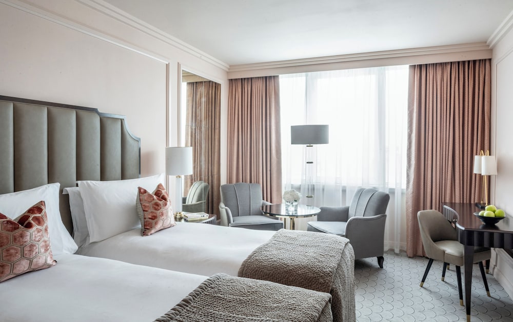 WESTBURY, TWIN BEDS