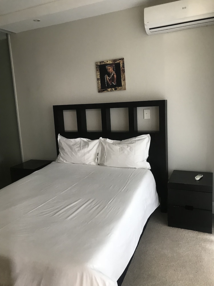 Sandton Apartments Hydro 8/73