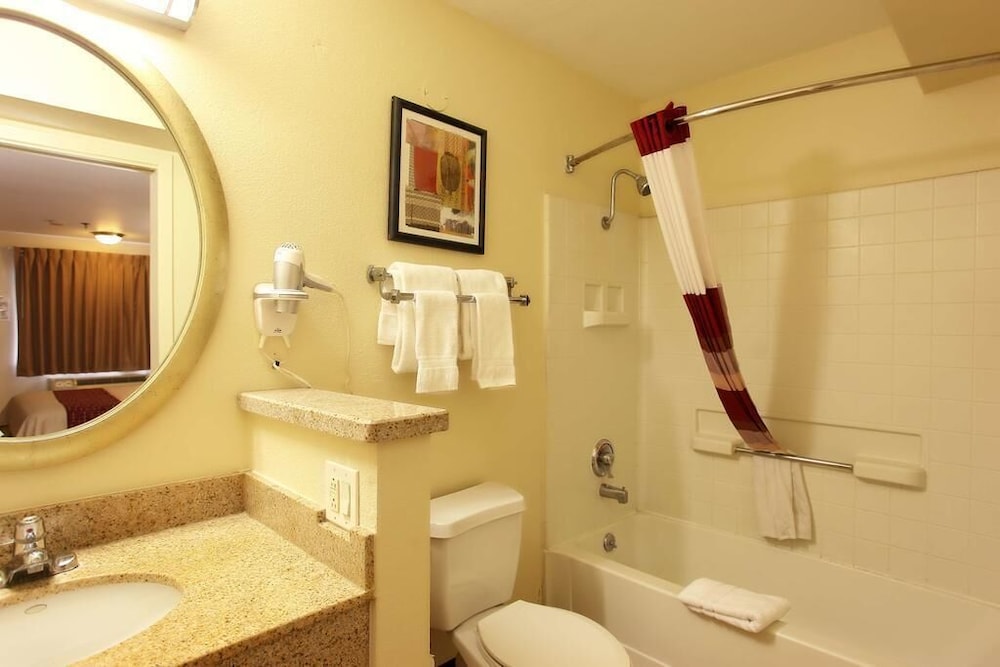 California Inn And Suites Rancho Cordova 22/37