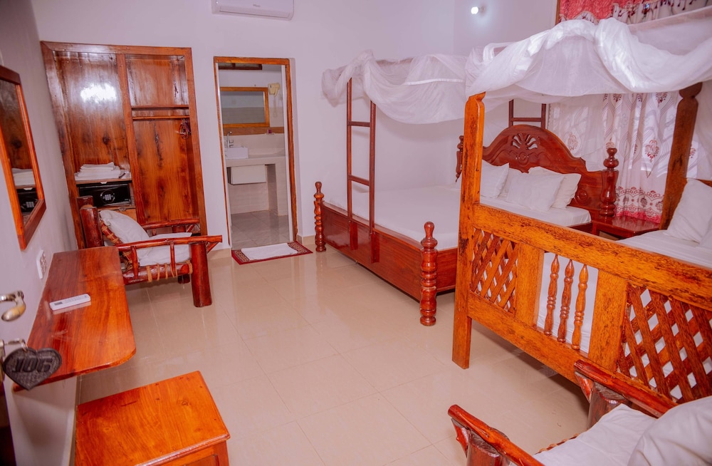 Baraka Beach Bungalows 7/34
