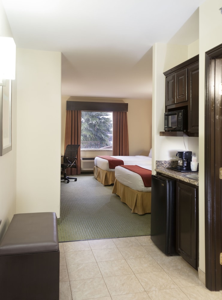 Holiday Inn Express Hotel Suites Brownsville 37/62