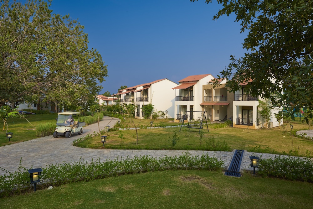 Club Mahindra Kanha 12/17