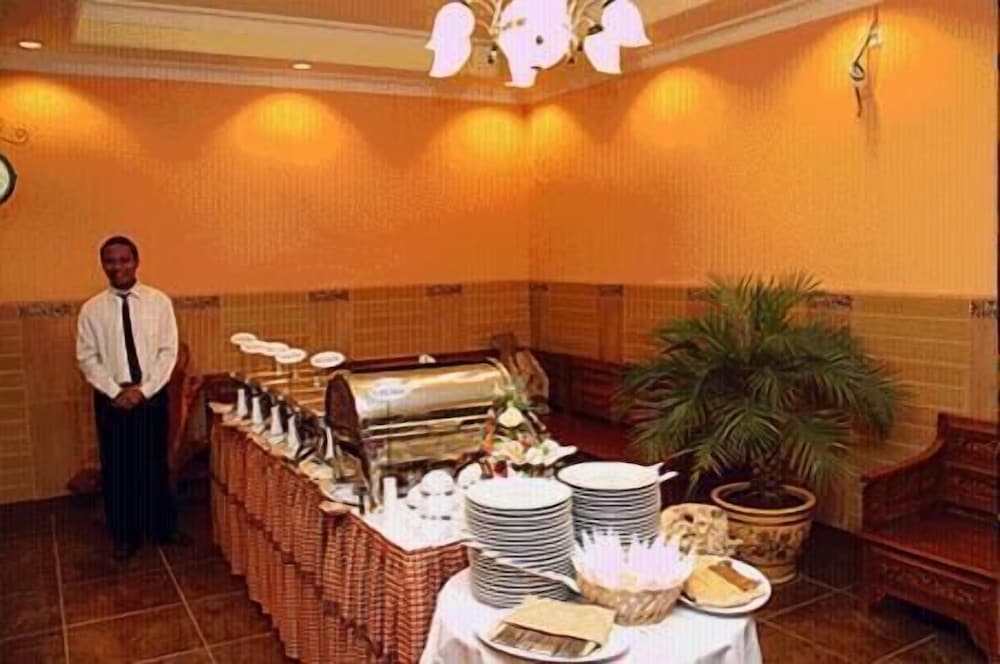 PATRIA PALACE HOTEL 8/17
