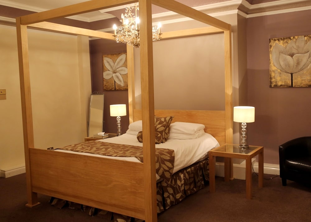 Maes Manor Hotel 24/50