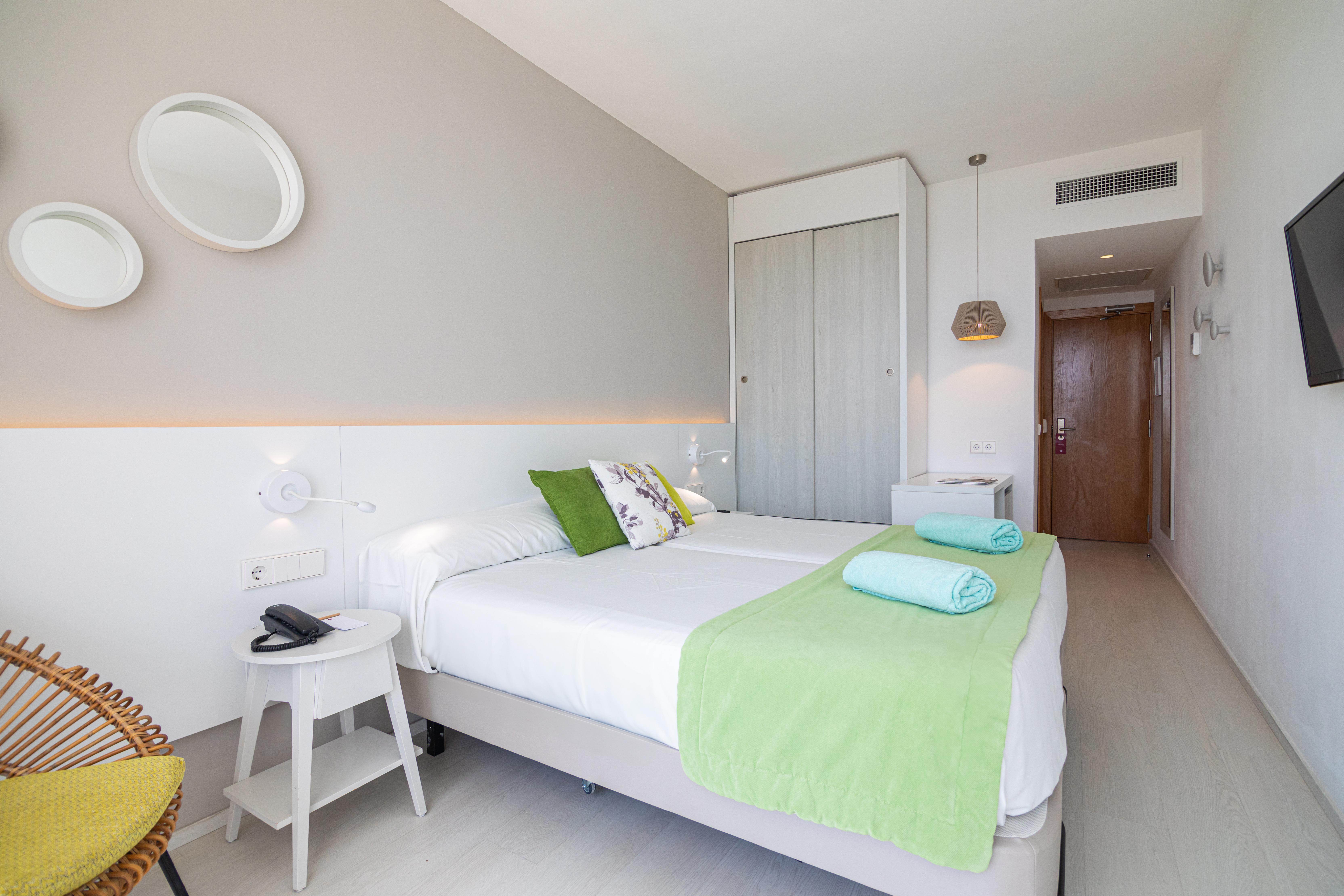 Standard, Double Bed, Balcony or Terrace