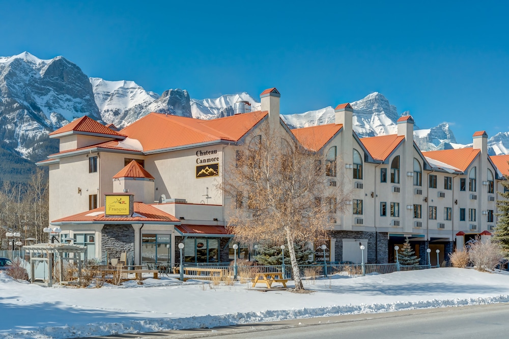Chateau Canmore 3/69