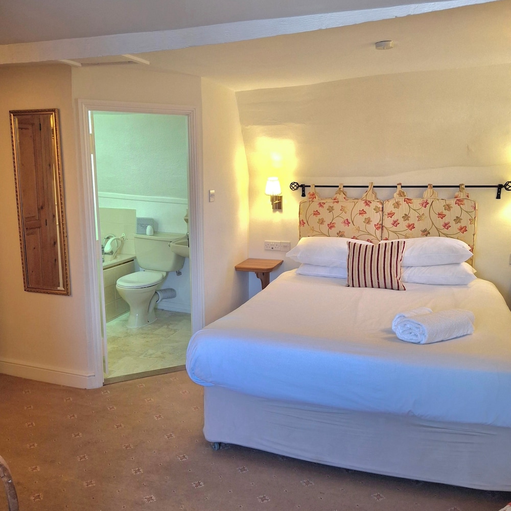 The Abbey Hotel 10/50