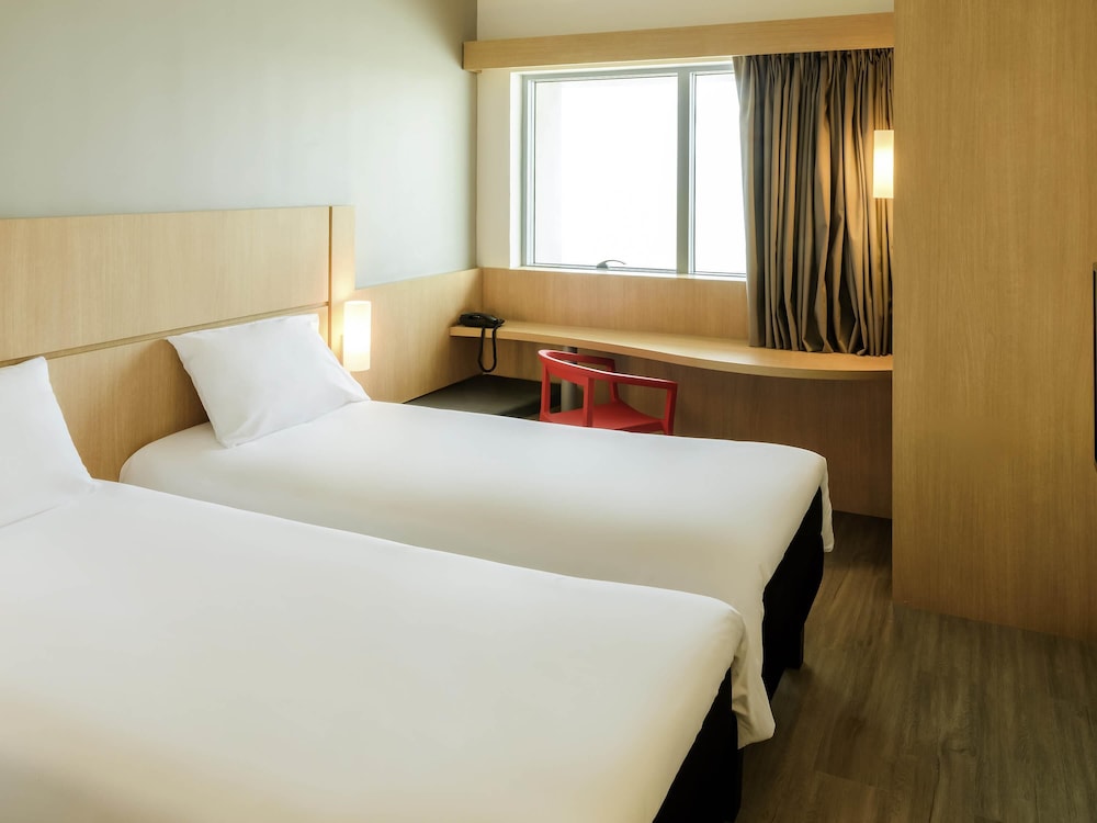IBIS CARTAGENA MARBELLA 27/64