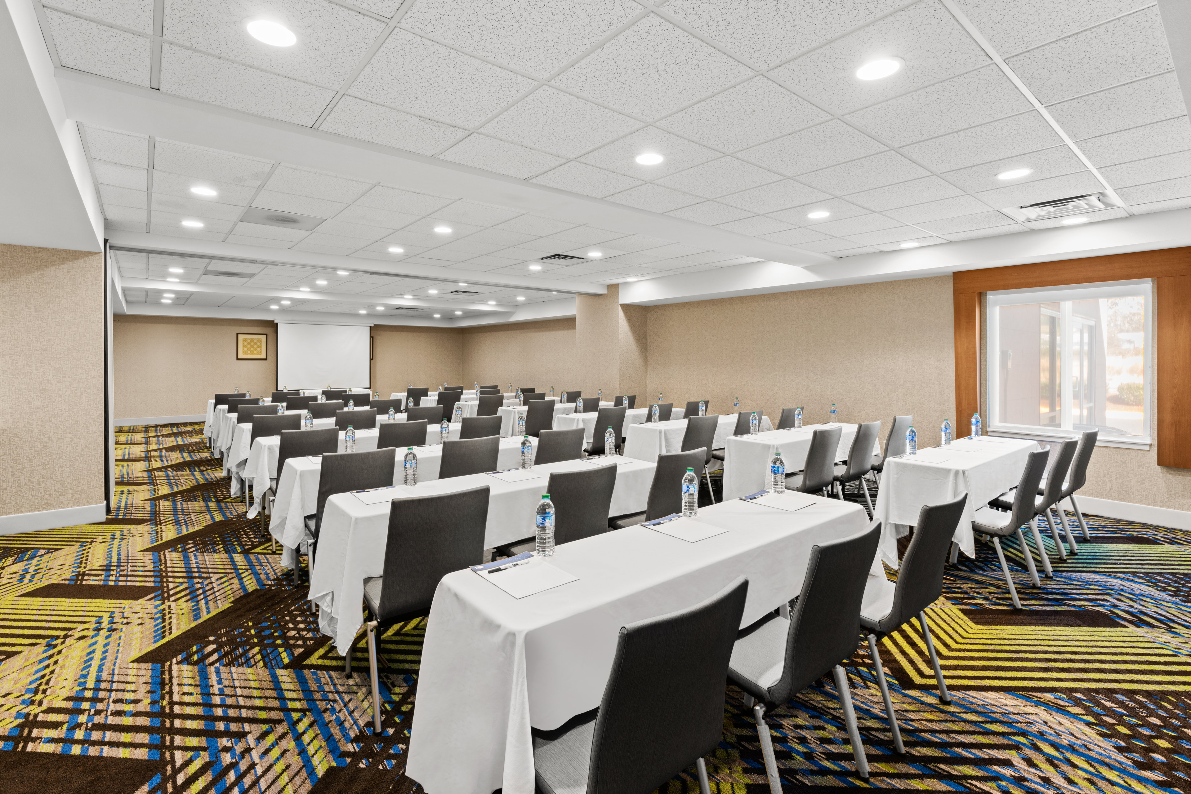 Holiday Inn Express Hotel Suites Sumner 20/28