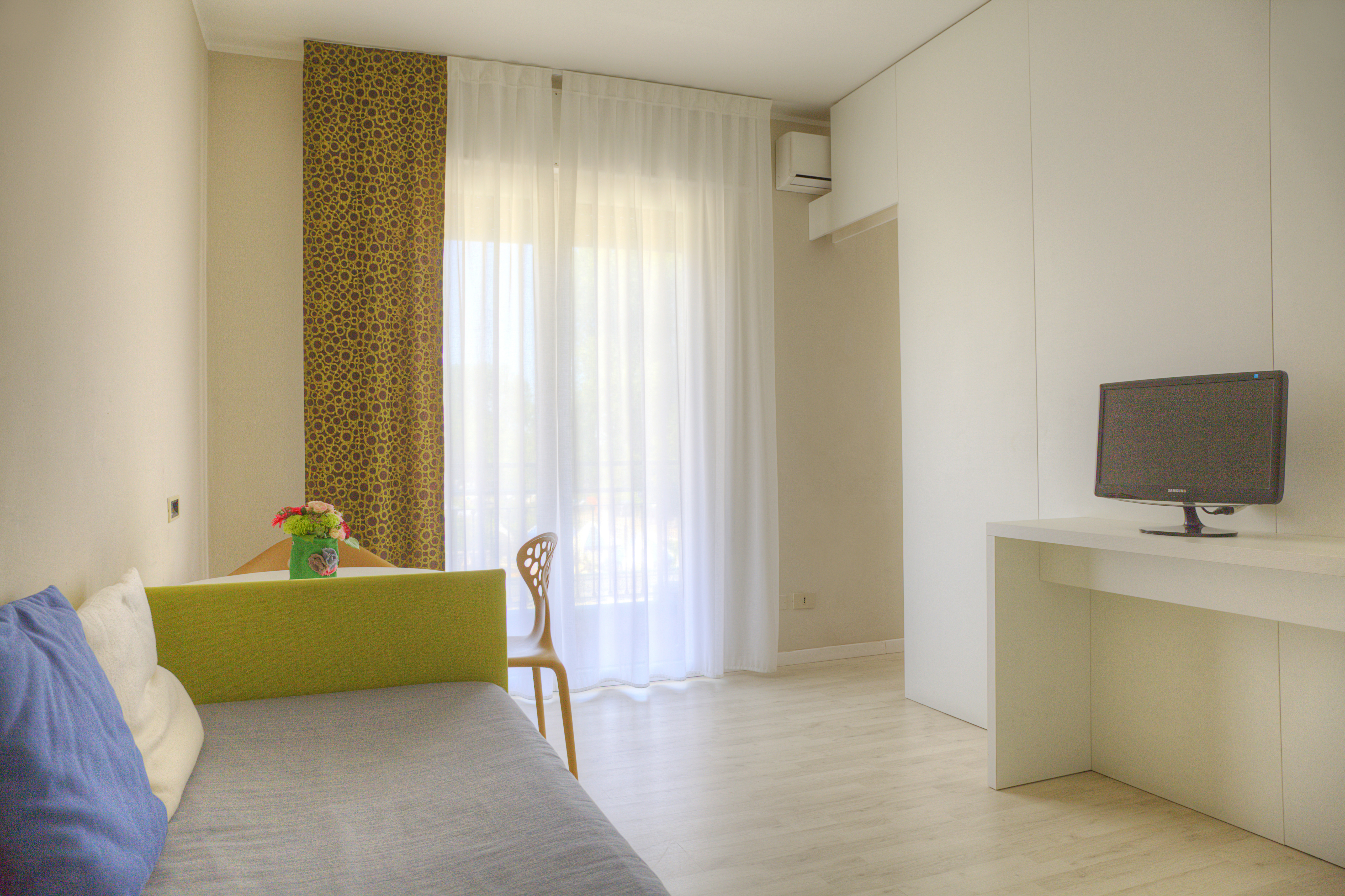 Ute Hotel 16/40