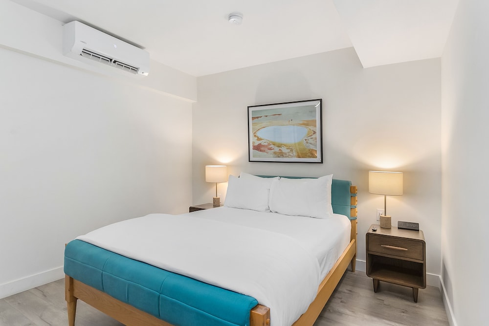 Room, Queen Bed