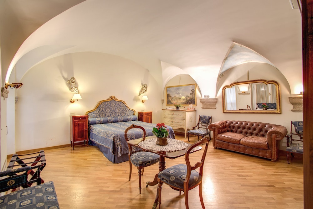 Navona Gallery Suites 22/50