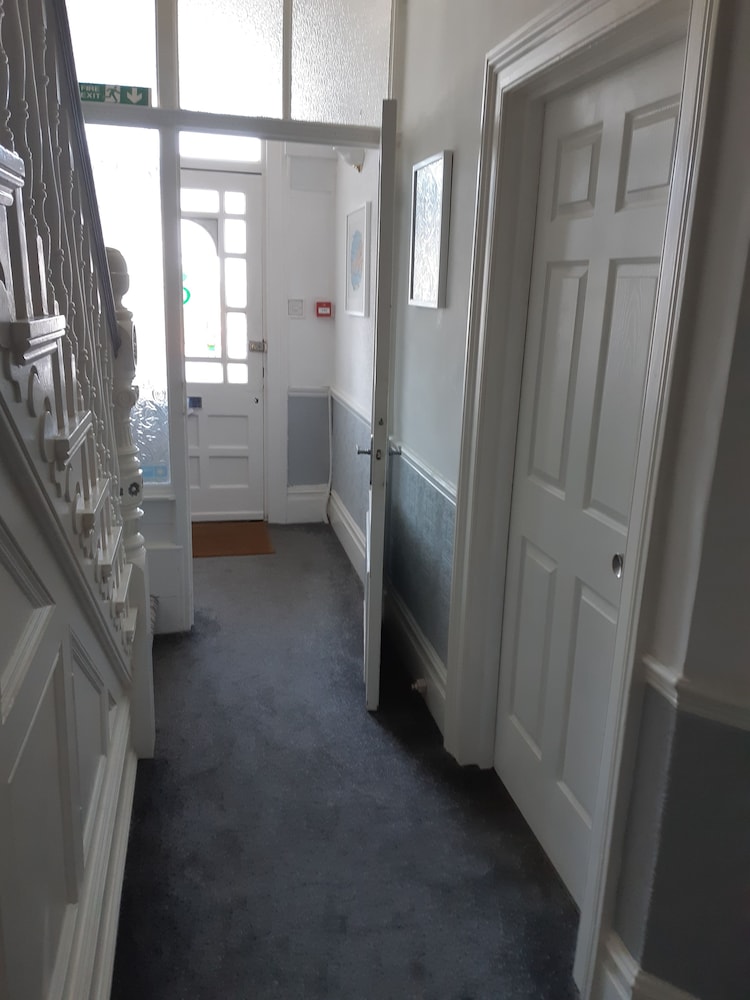 Tregella Guest House 5/50