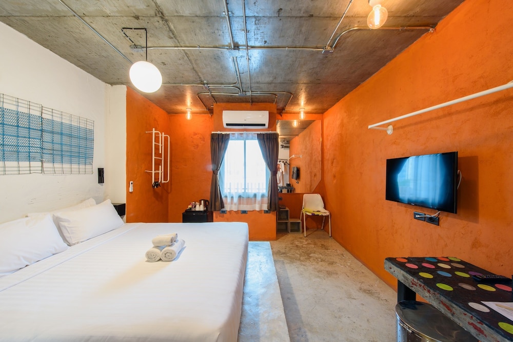 We Terminal Hotel 48/64