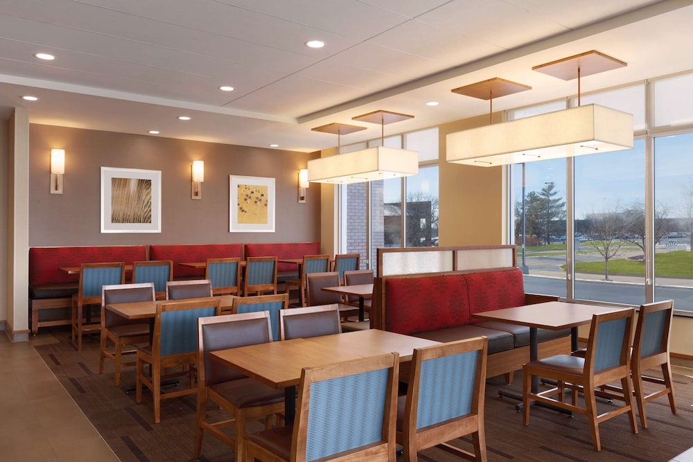 Hyatt Place St. Louis/Chesterfield 57/70
