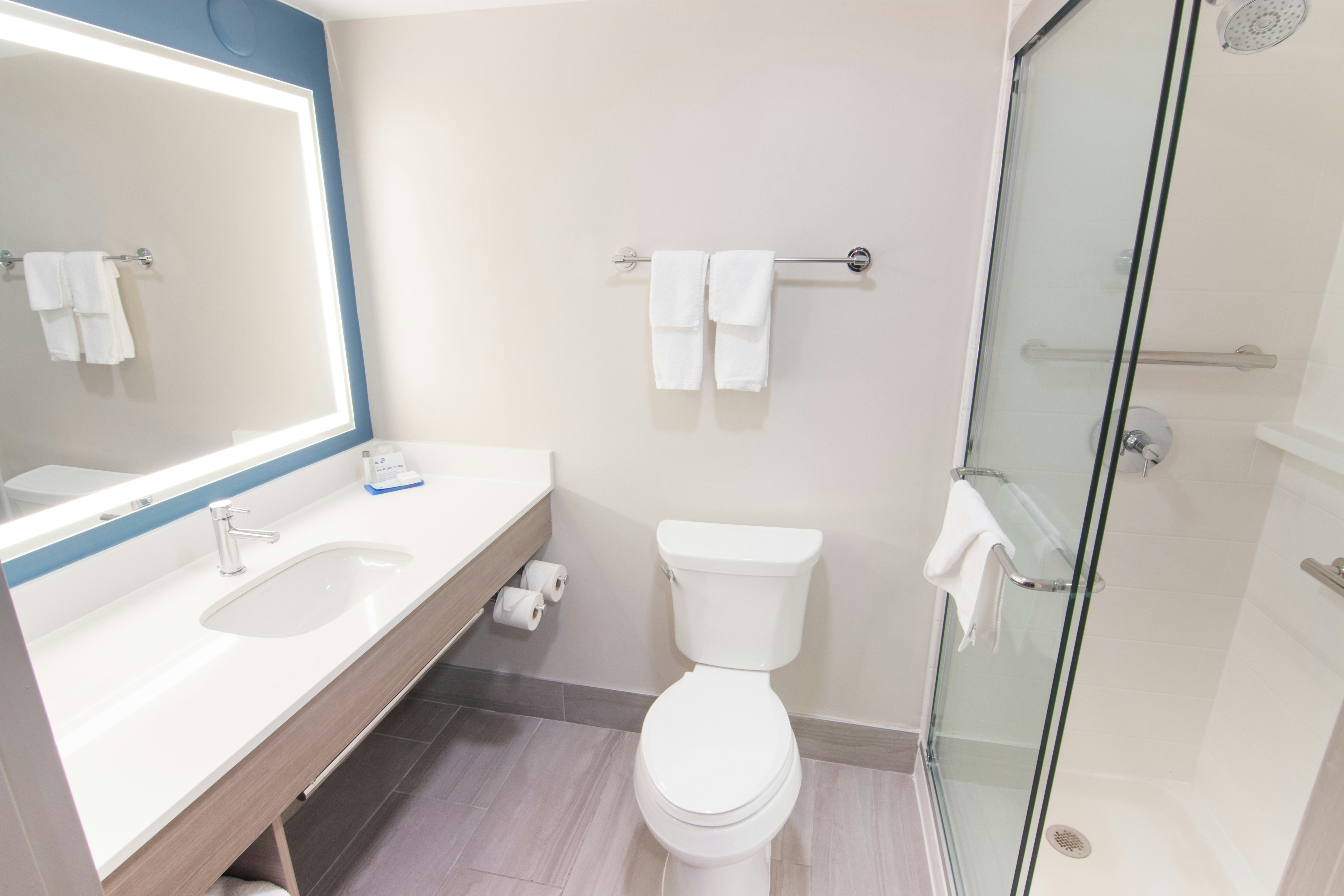 Holiday Inn Express Hotel Suites Fort Lauderdale Airport West 46/50