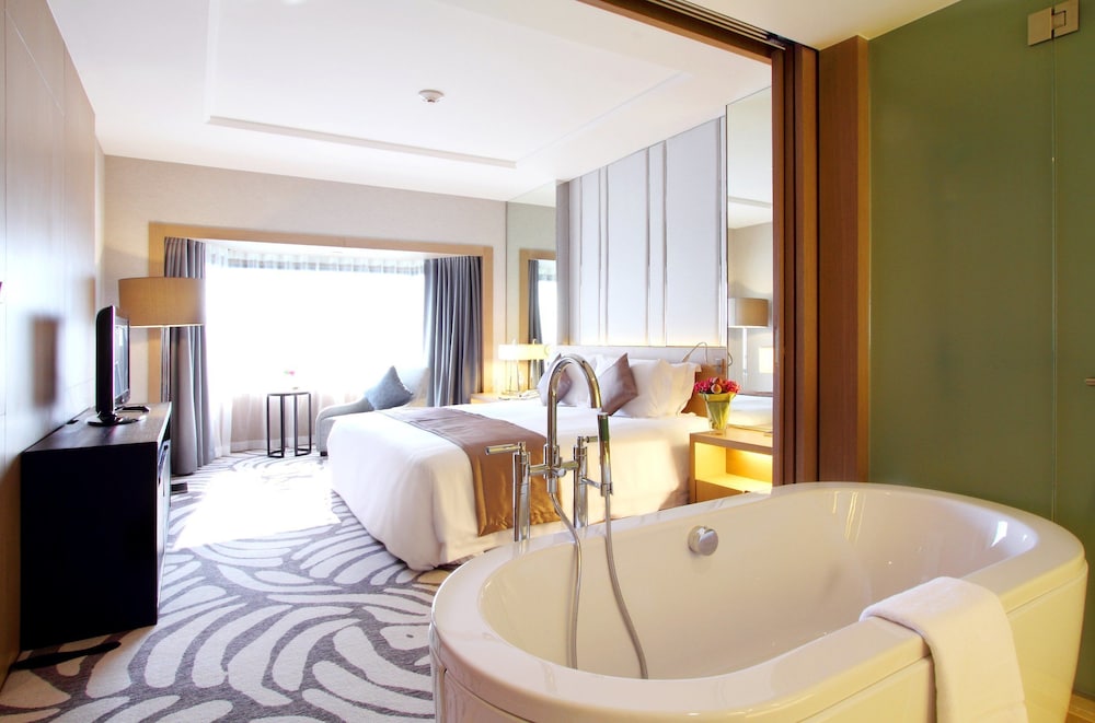 Centara Grand At Central Plaza Ladprao Bangkok 33/82
