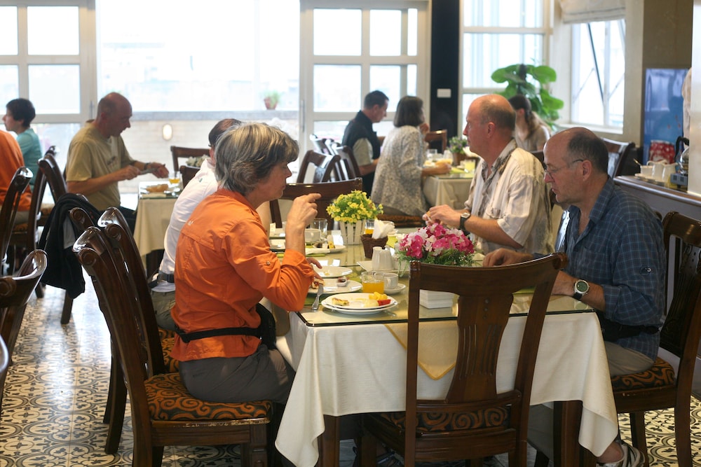 Hanoi Emotion Hotel 31/50