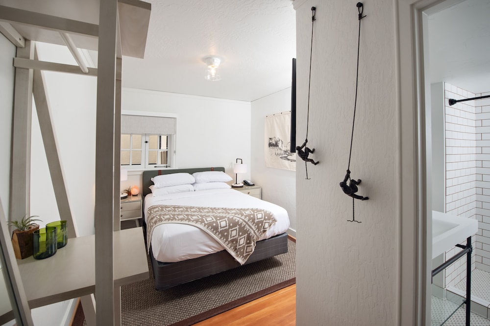 SCP Hotel Redmond 25/70