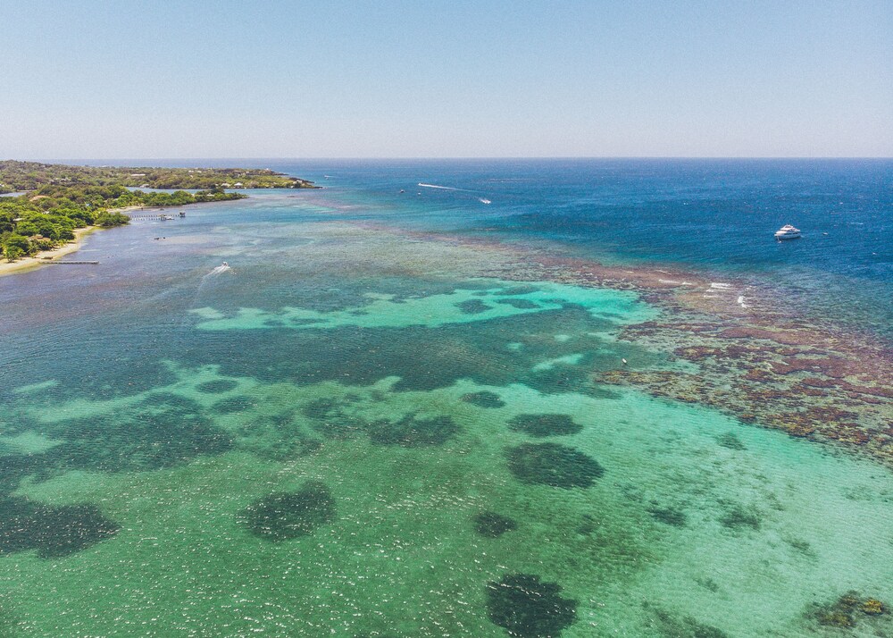 Tranquilseas Eco-Lodge, Diving Center, Restaurant &amp; Bar 46/50