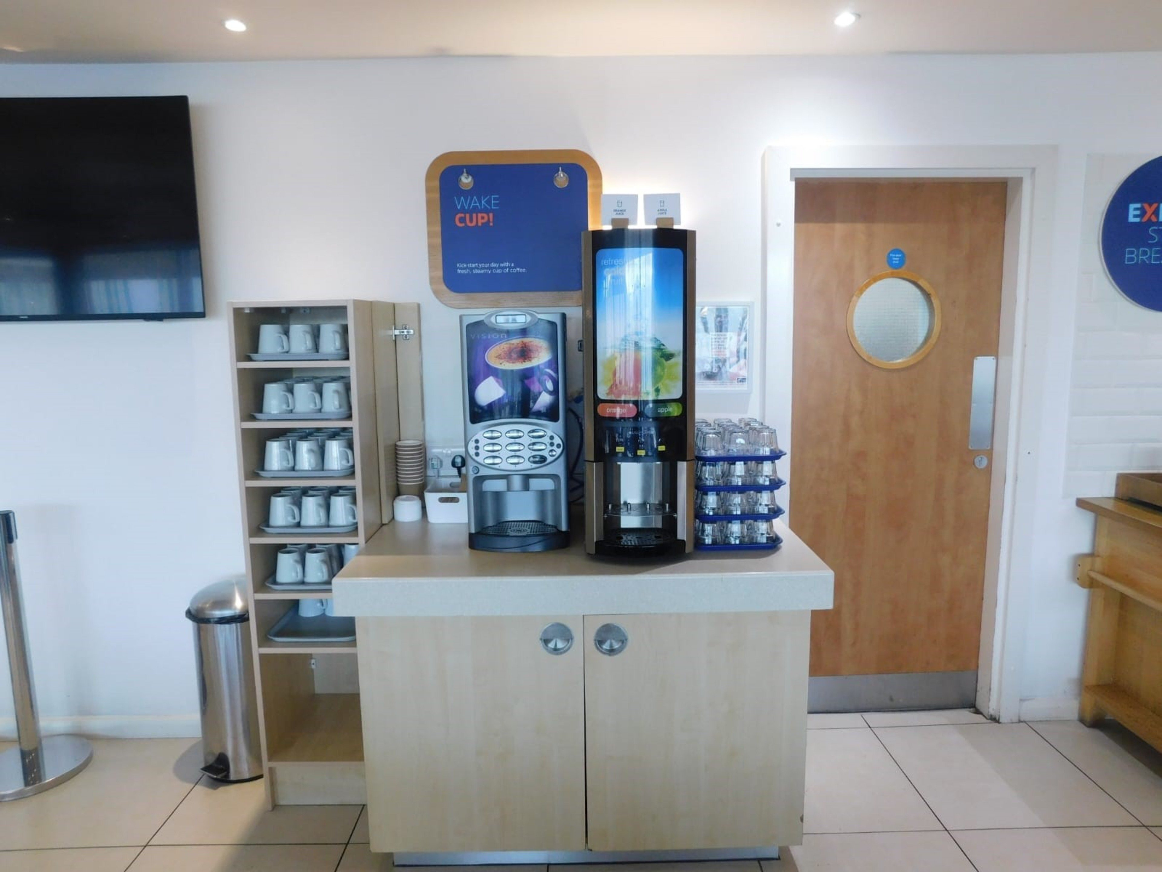 HOLIDAY INN EXPRESS NUNEATON 23/50