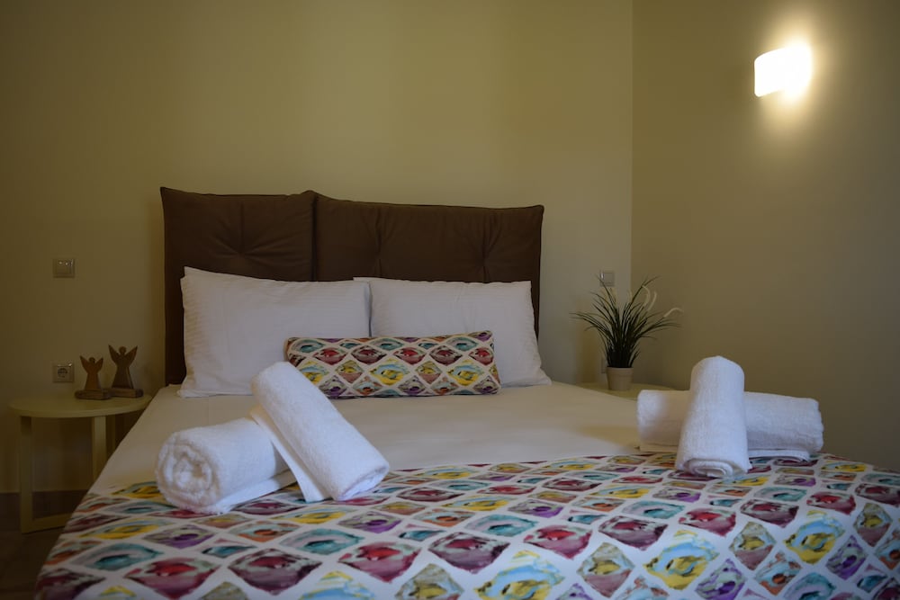 THREE STARS BEACH HOTEL 27/60