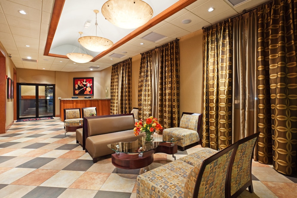 Crowne Plaza Hotel Greenville I 385 Roper Mtn Rd 45/77