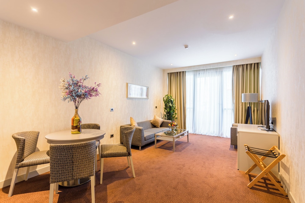 The Grand Gloria Hotel 22/36