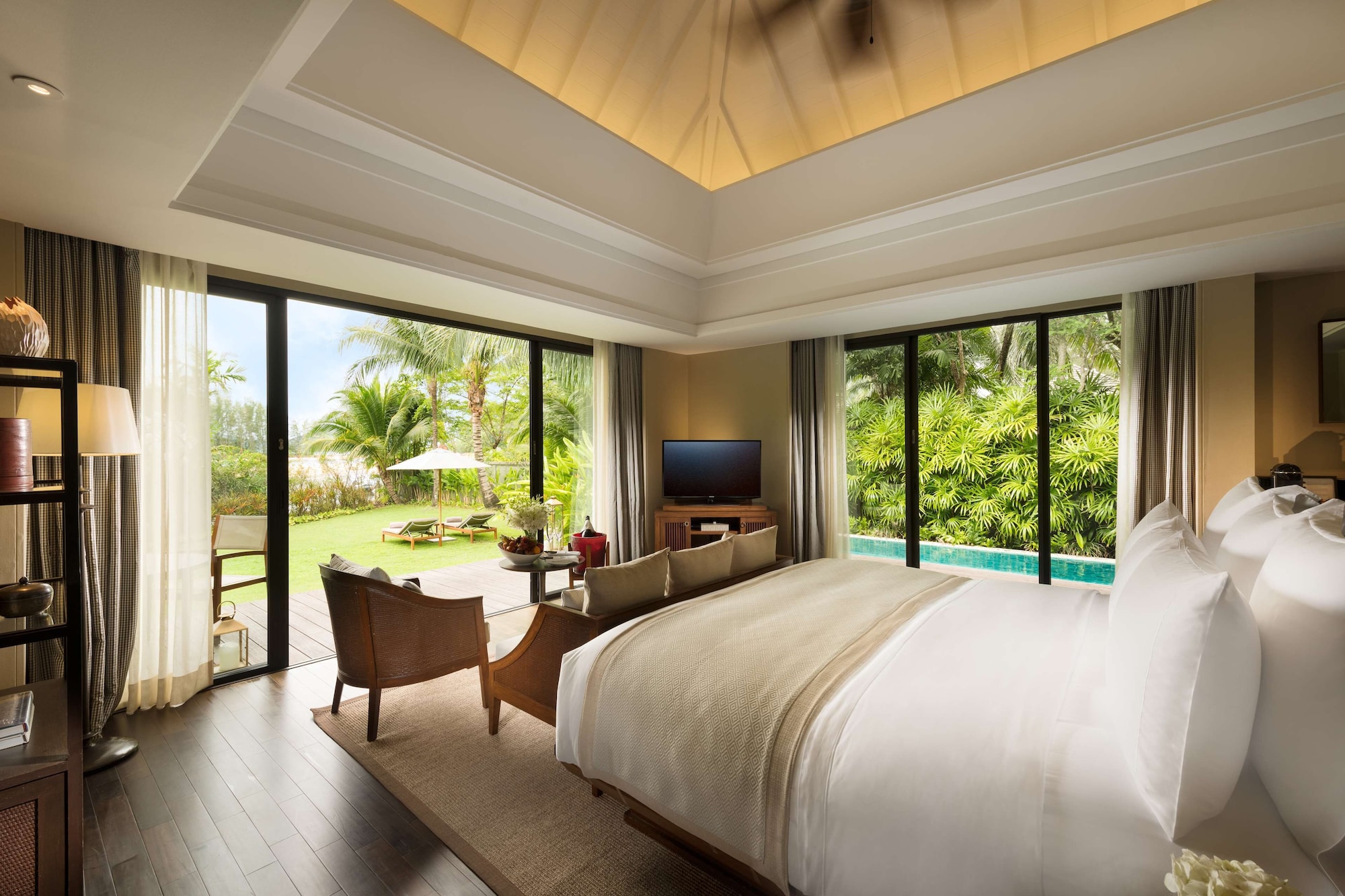 Pool, Sala, Villa, King Bed