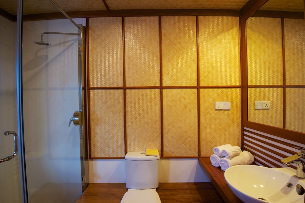 Yathra Houseboat By Jetwing 26/27