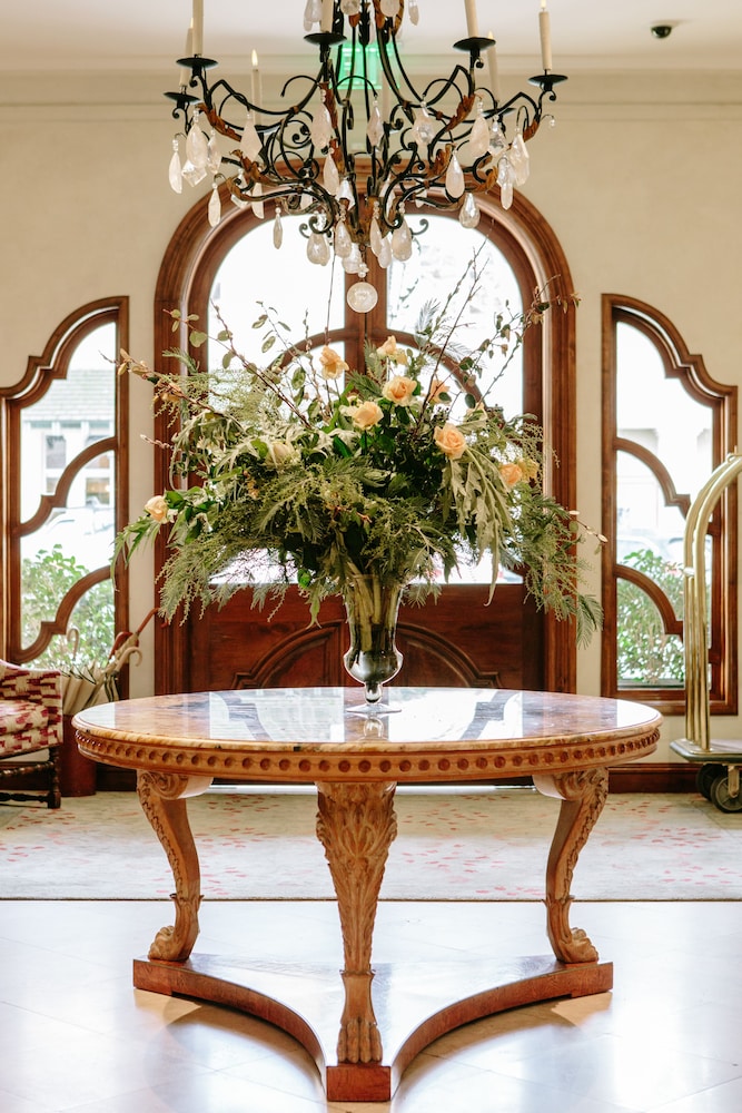 lobby