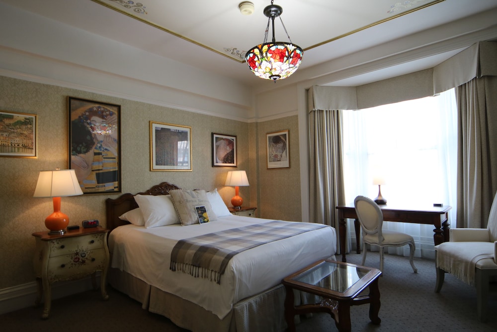 Cornell Hotel de France 25/38