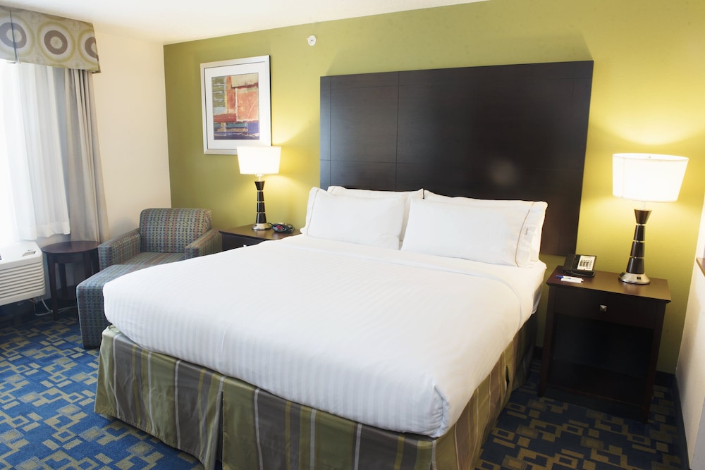 Holiday Inn Express Suites Urbandale Des Moines 14/50