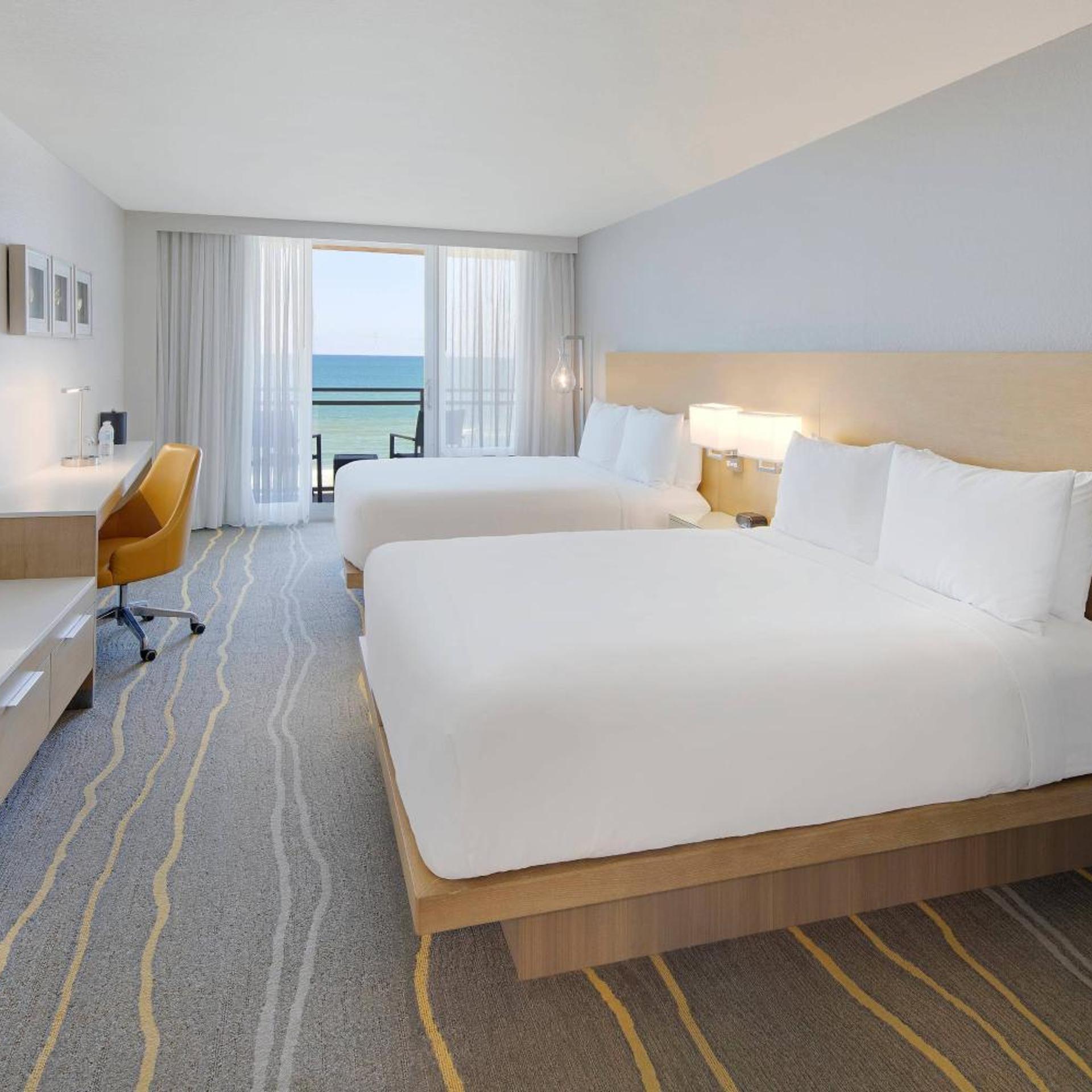 Room, Queen Bed, Ocean Front, Balcony