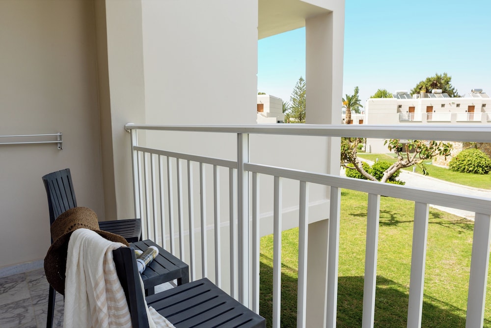 Akti Coast Club Hotel in Marmari