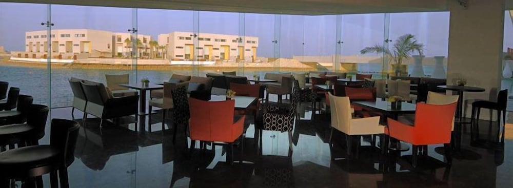 Dragon Hotel & Resort 33/50