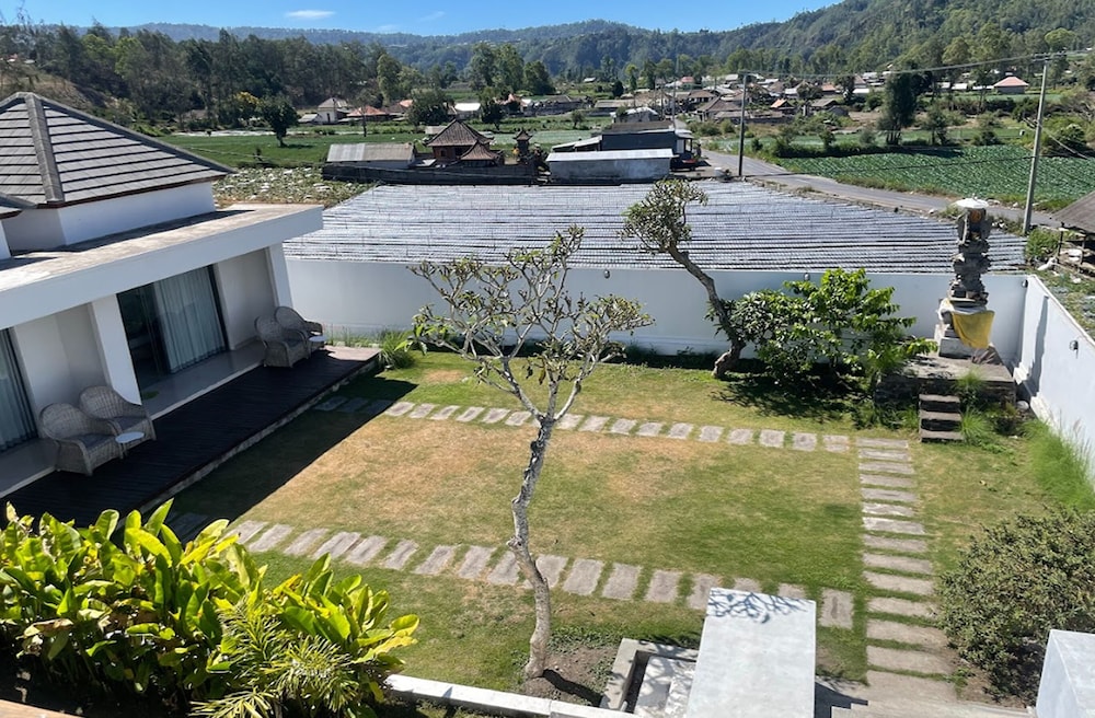 Volcano Side Bali by ZUZU 65/73