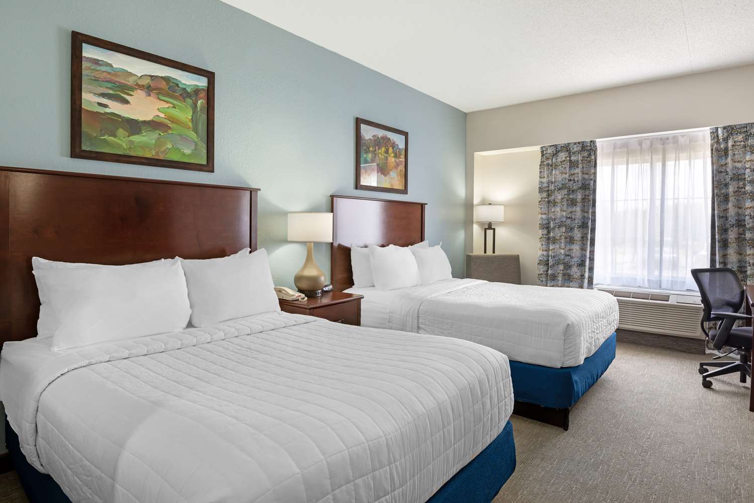 Room, 2 Queen Beds, Bathtub, Accessible